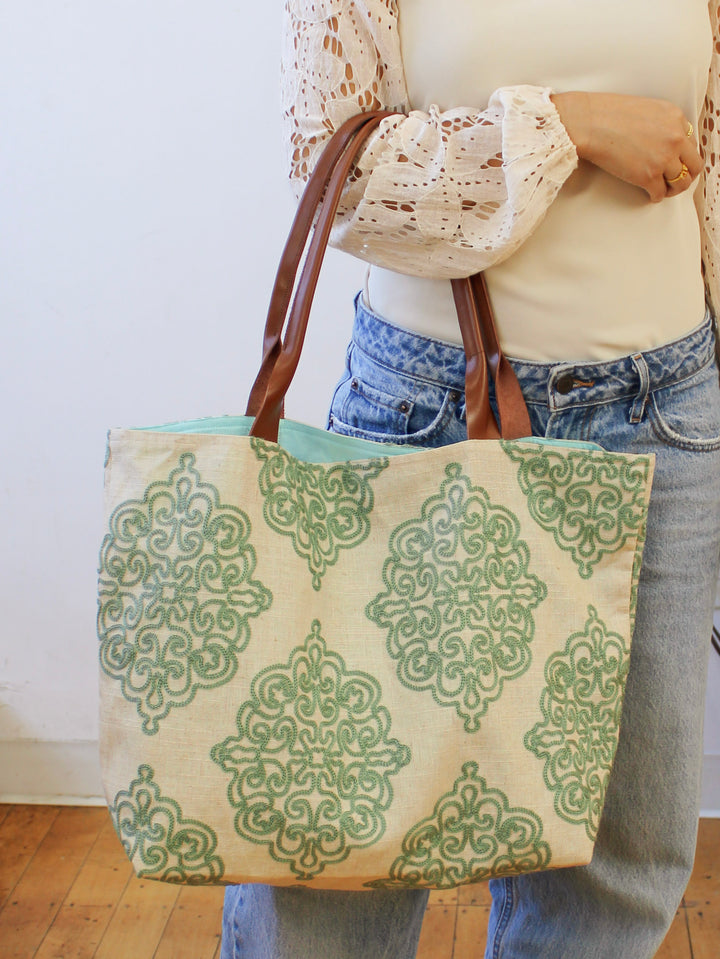 Folk Life Linen Tote Bag – Crewel Embroidery