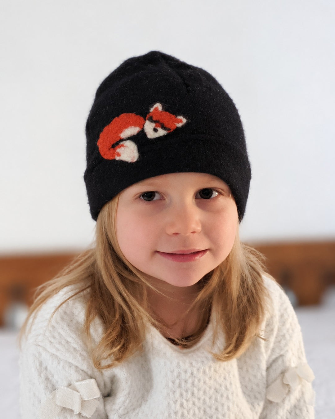 Sleeping Fox Cashmere Hat - Child