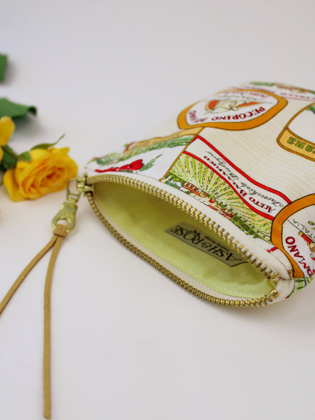 Che Buono Square Zip Pouch