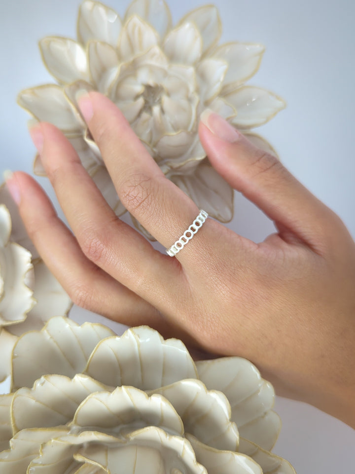 Halo Chain Band Ring