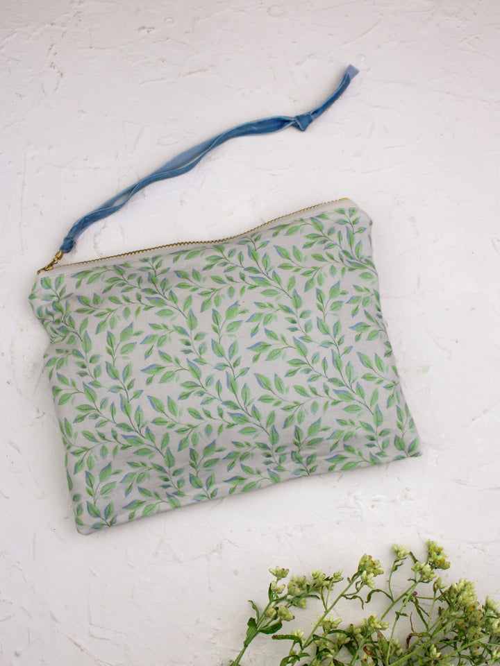 Spring Leaves Wristlet Purse