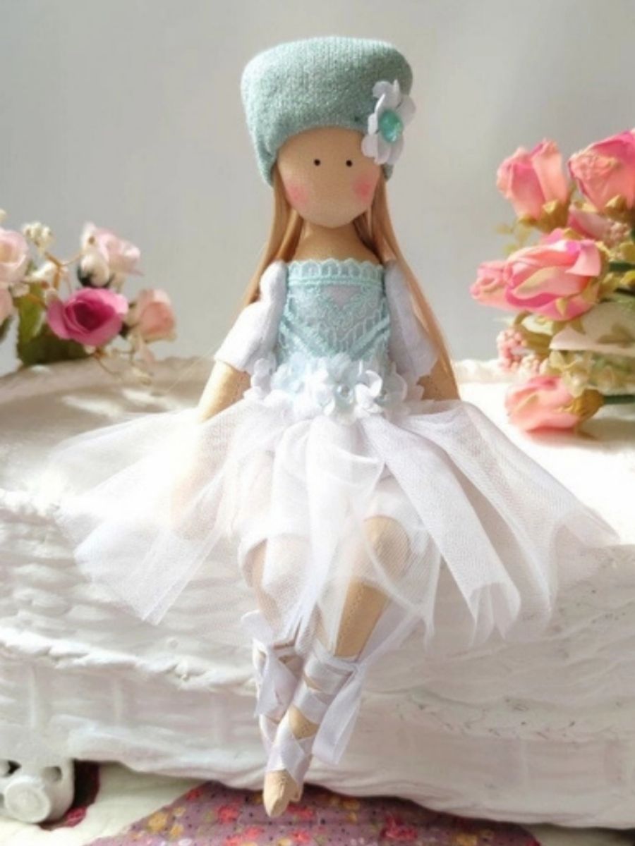 Ukrainian Dancing Princess Doll - Sitting