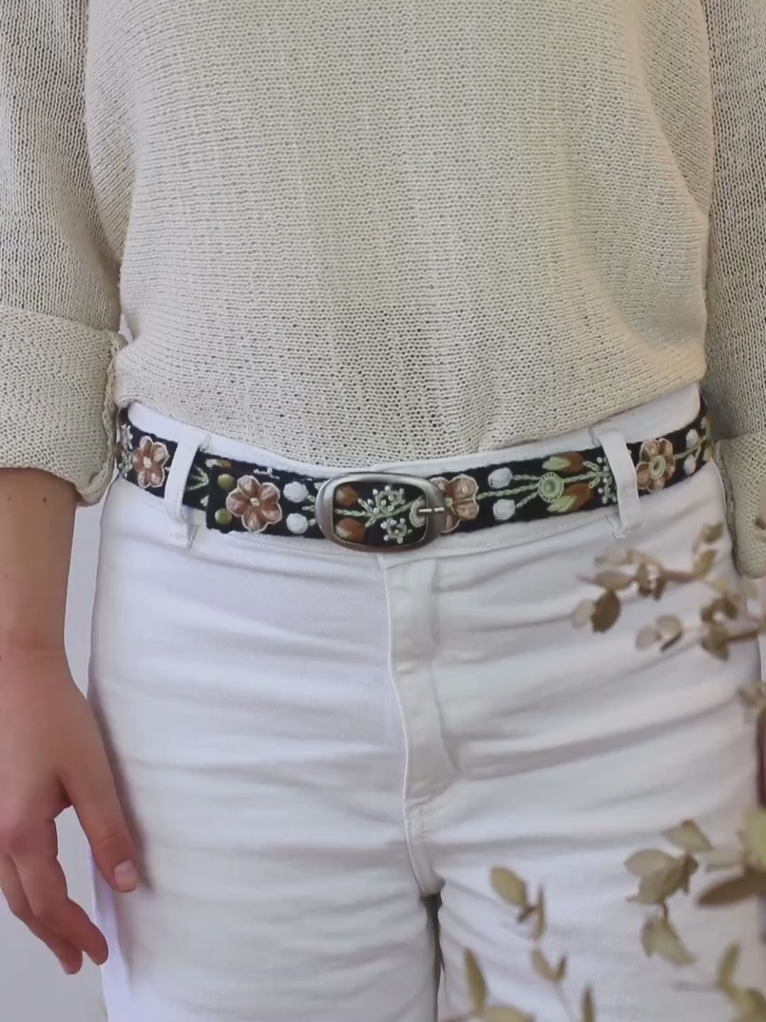 Cafecito Embroidered Skinny Belt