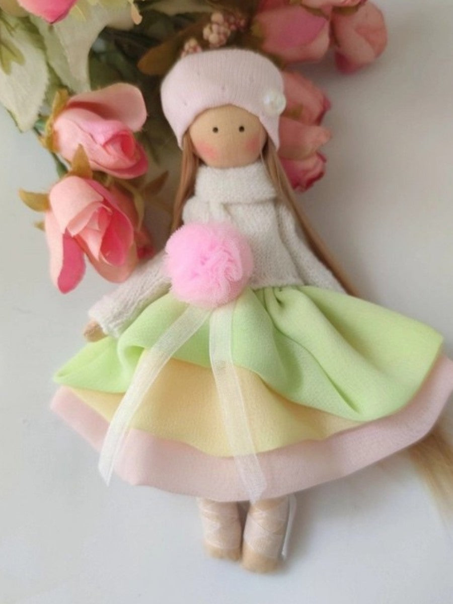 Ukrainian Dancing Princess Doll - pocket