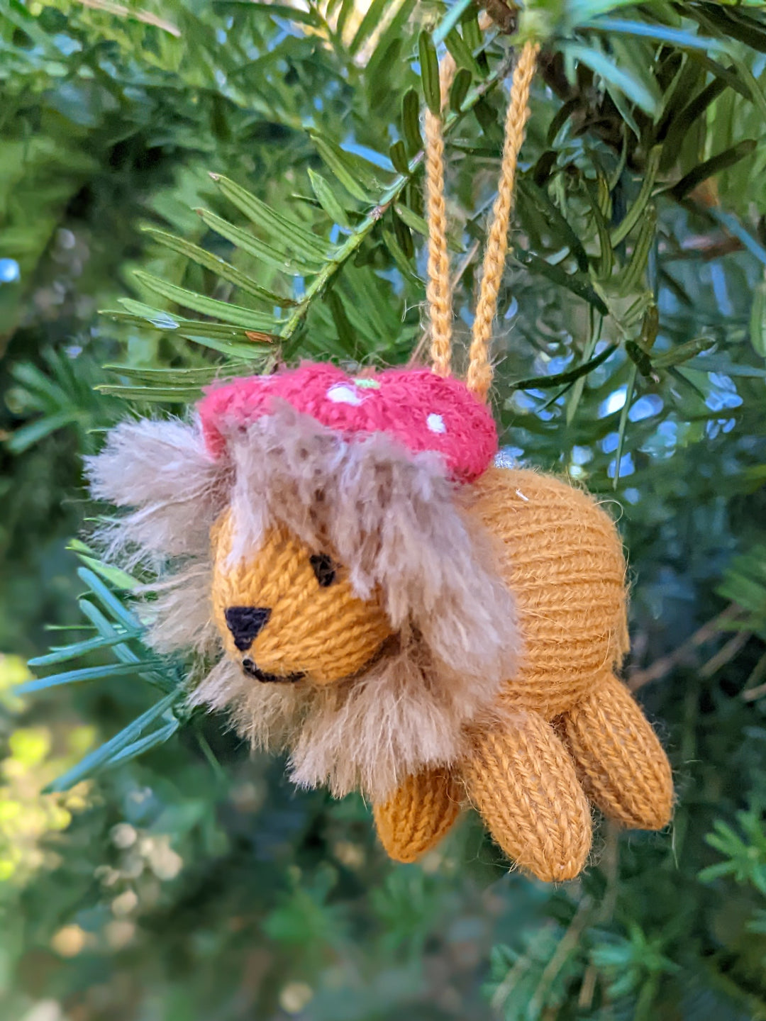 Lion with Beret Ornament